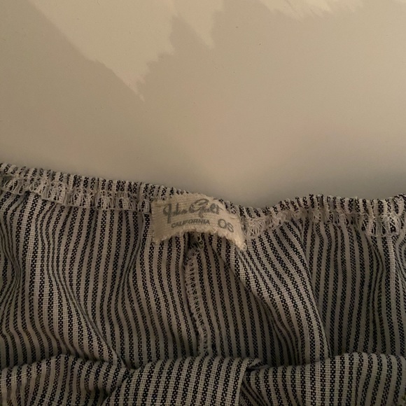 Brandy Melville Strapless crop - Picture 2 of 2